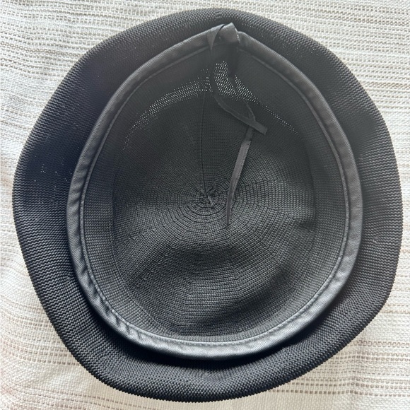 Black Beret with Adjustable String - Picture 2 of 2